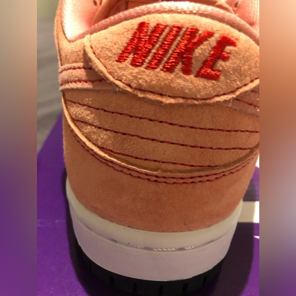 Nike SB Dunk Low - Pink Pig - Picture 5 of 12